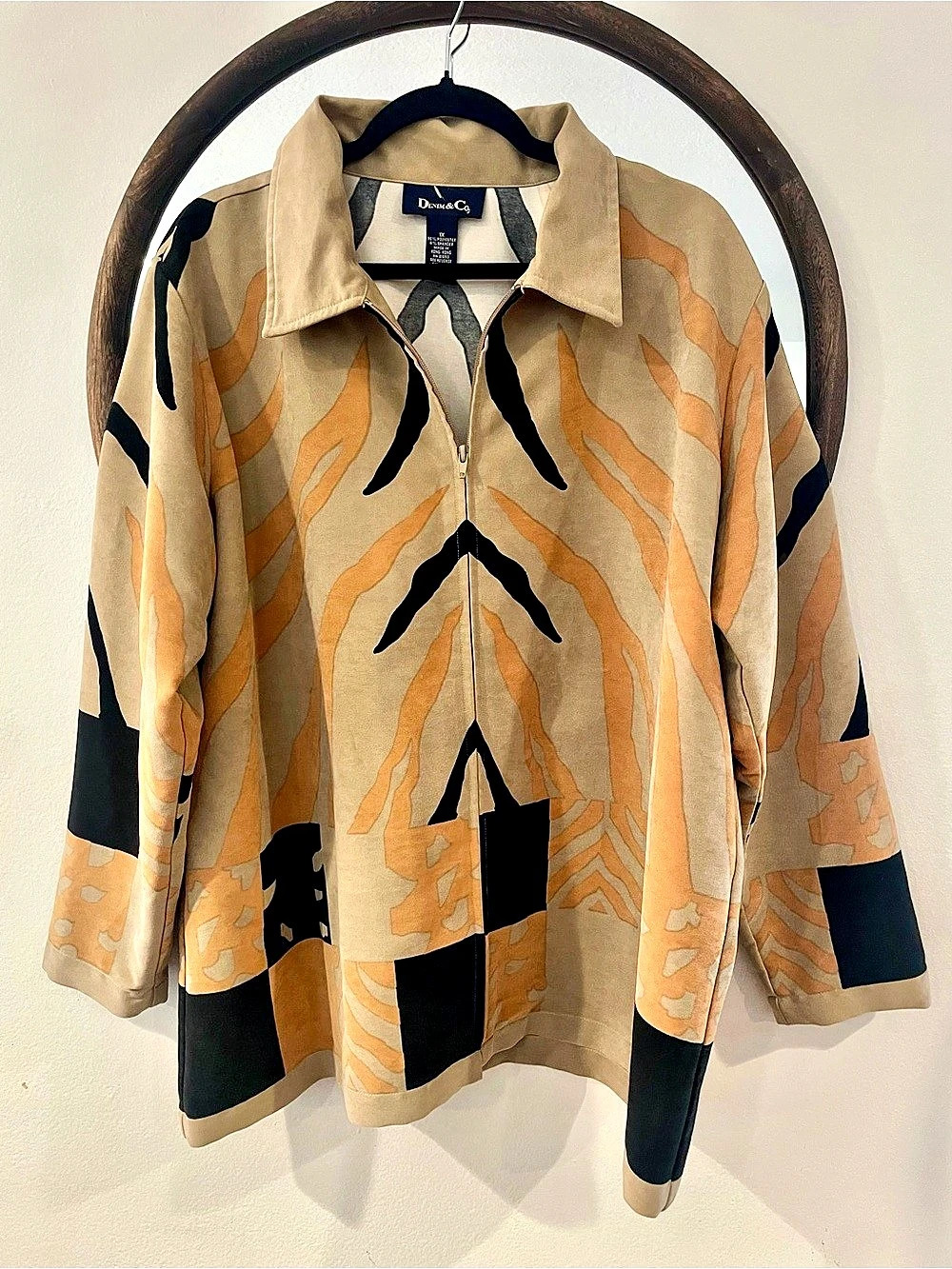 Denim & Co. Abstract Print Top Size 1X Like New